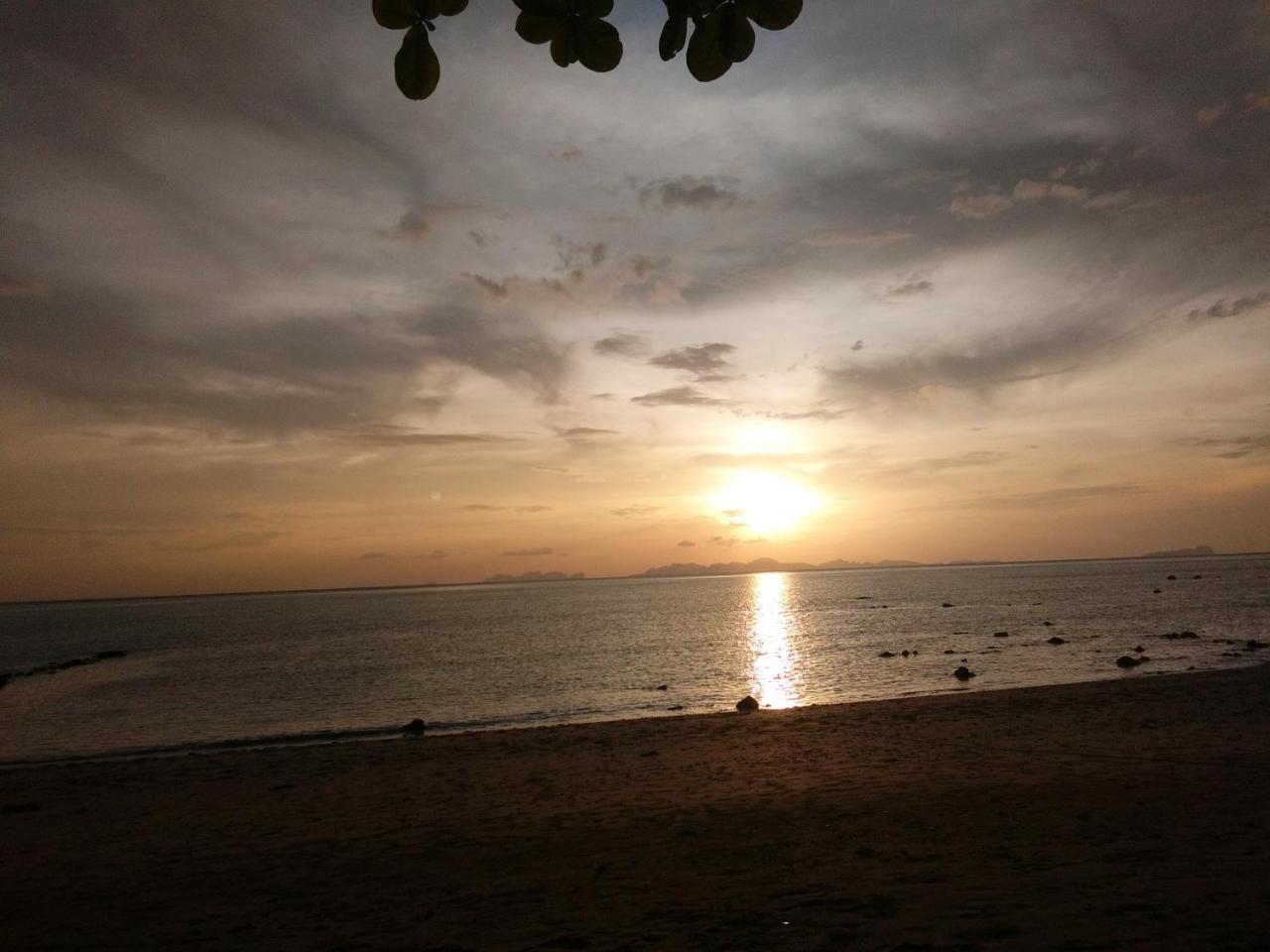 Kohjum Relax Beach Hotel Koh Jum Eksteriør billede